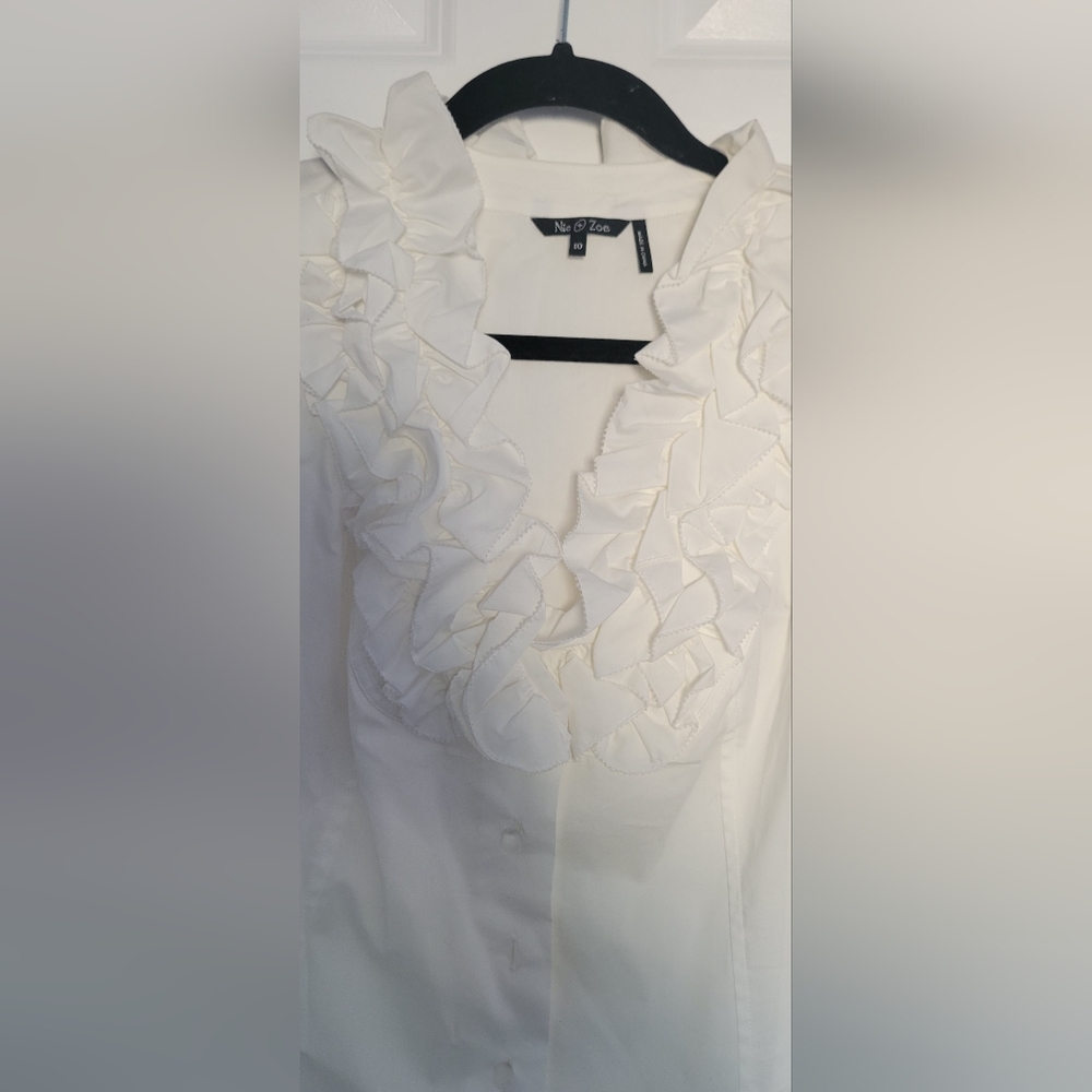 Nic + Zoe Brand new ruffled blouse